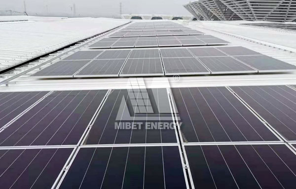 彩鋼瓦屋頂光伏電站的安裝與運(yùn)維要考慮什么？