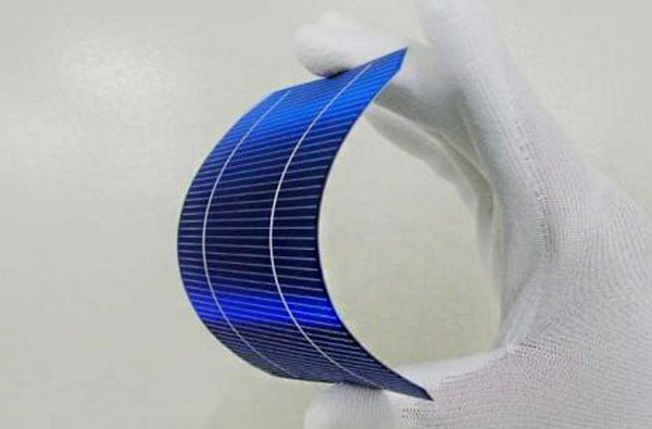 薄膜太陽能電池有什么特點？與光伏電池板有什么區(qū)別？