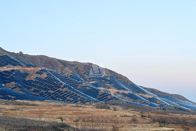 80MW光伏電站竣工！邁貝特遼寧山地支架建設項目順利上網(wǎng)