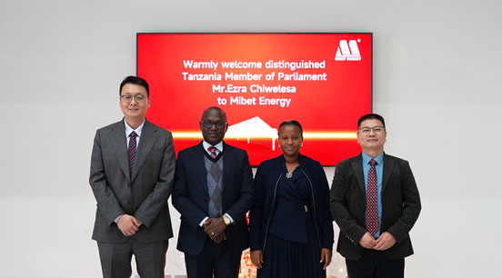 李良邦先生與坦桑尼亞能源部長特別代表、國會議員Mr.Ezra合影